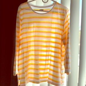 Old Navy Women’s long sleeve shirt